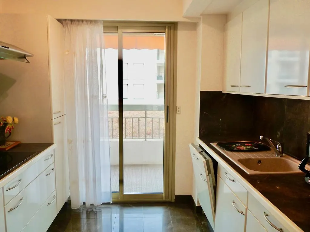 Carlton View Apartment: Cannes Central 0*,