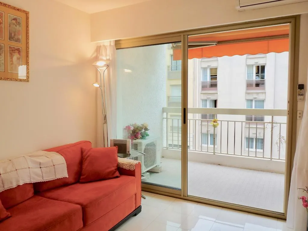 Carlton View Apartment: Cannes Central Apartment