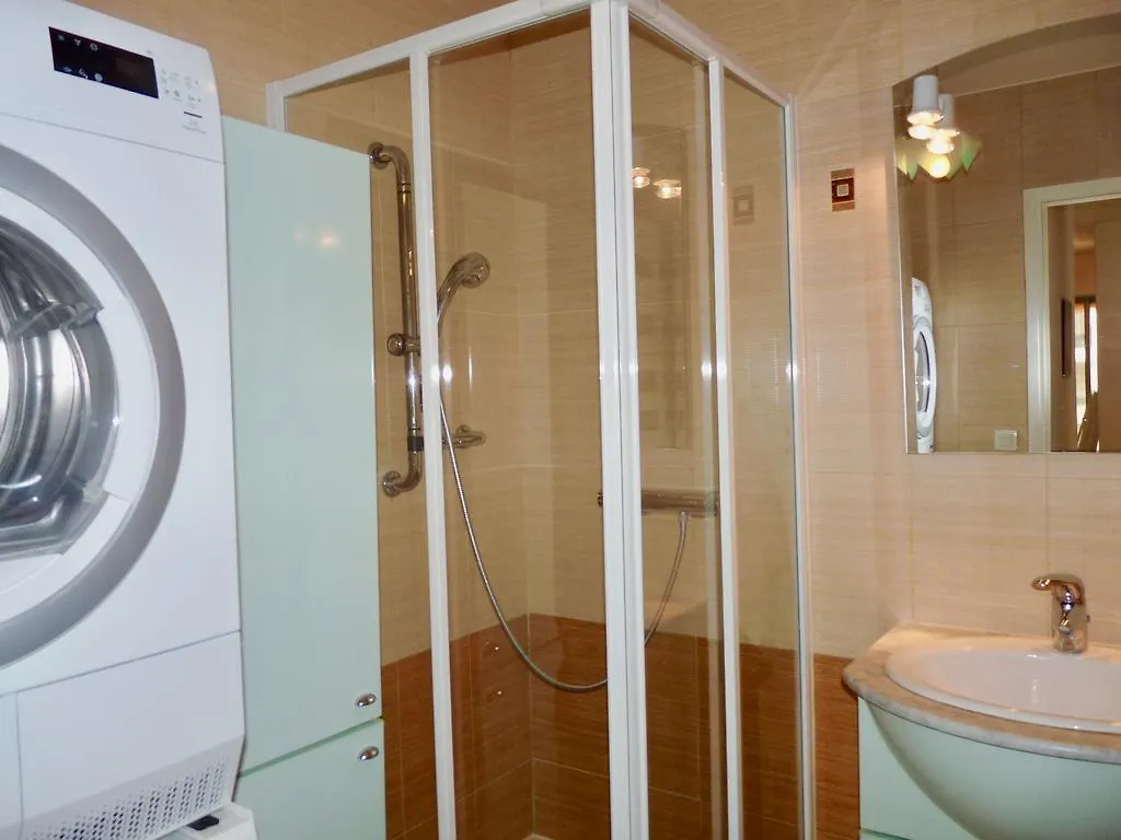 Carlton View Apartment: Cannes Central Apartment