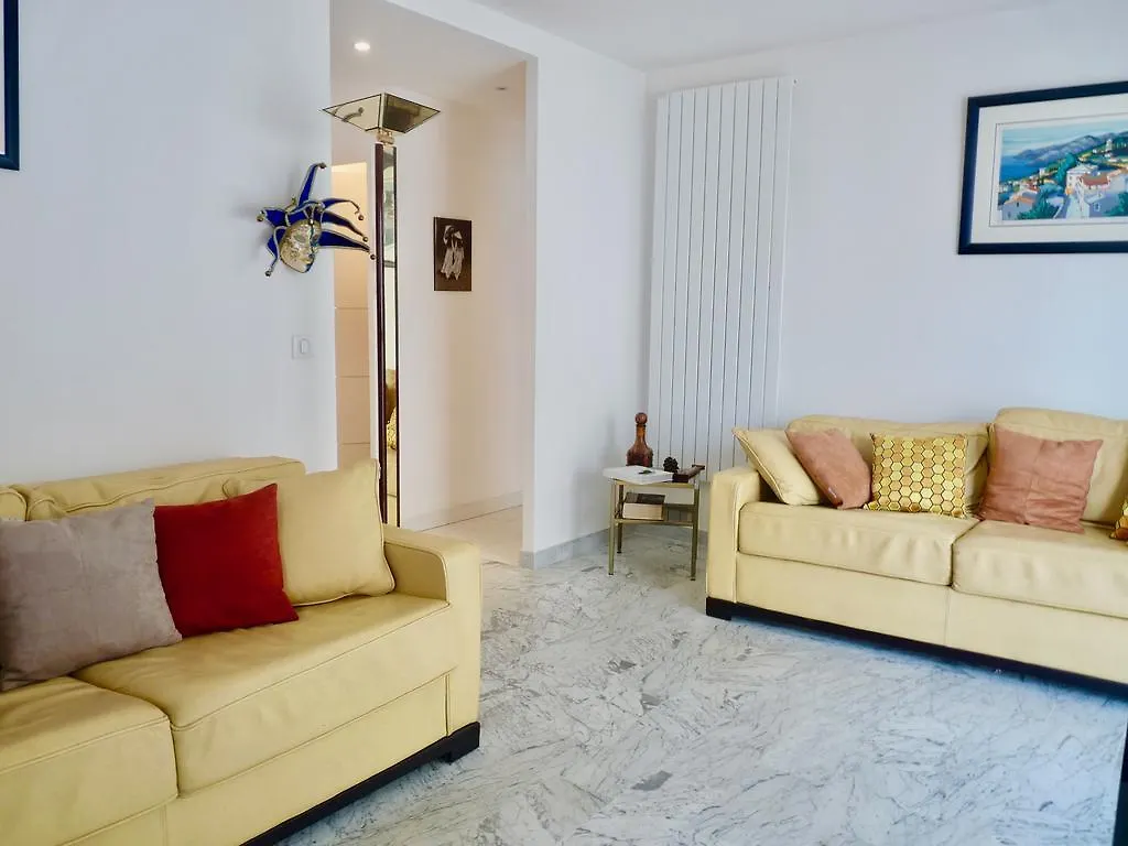 Carlton View Apartment: Cannes Central
