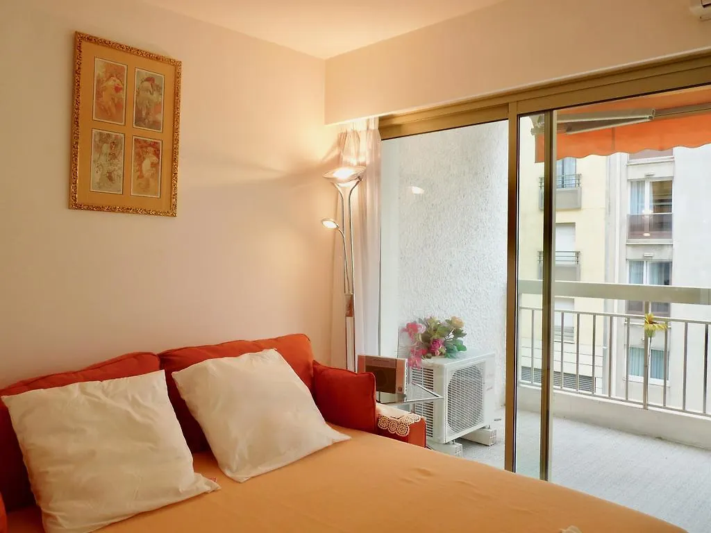 Carlton View Apartment: Cannes Central